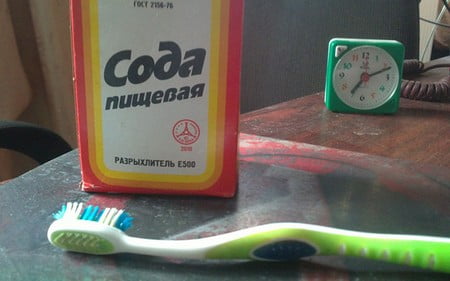 Как чистить зубы содой 